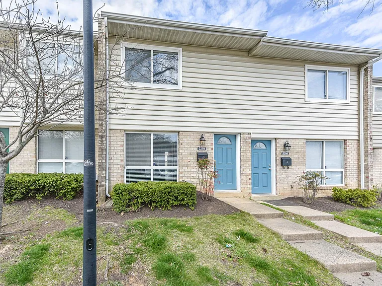 2208 Huston Pl — Photo 5