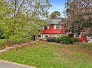 10 Canterbury Dr, Endicott, NY