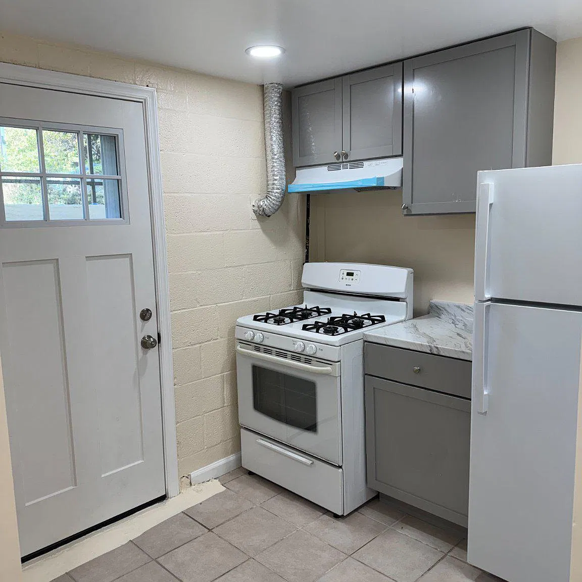 6 bed, 4.0 bath, 2080 sqft, $4,500 — Photo 3