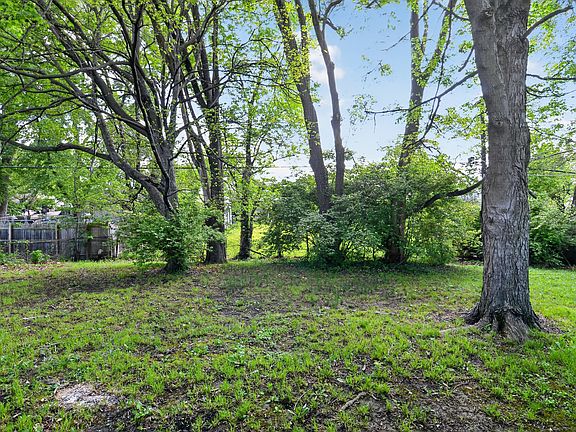 2nd image of 3903 Marseille Rd