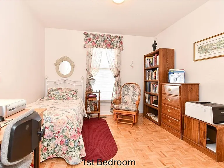 1ST BEDROOM
