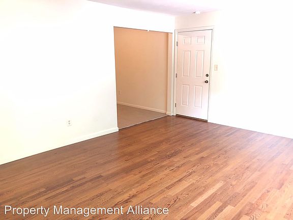 5th image of 109 Essex St APT 5