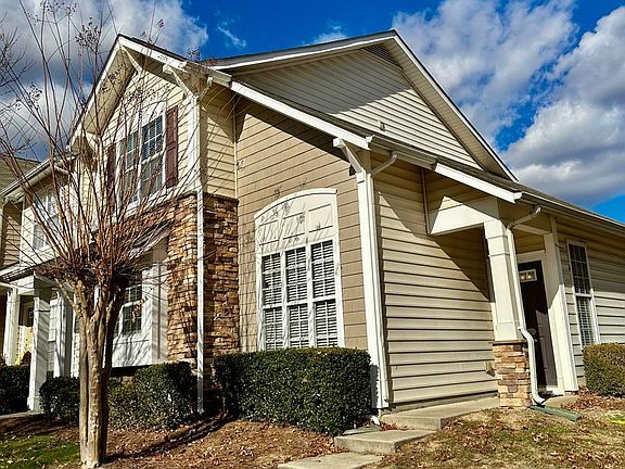 2nd image of 1081 Woodglen Ln