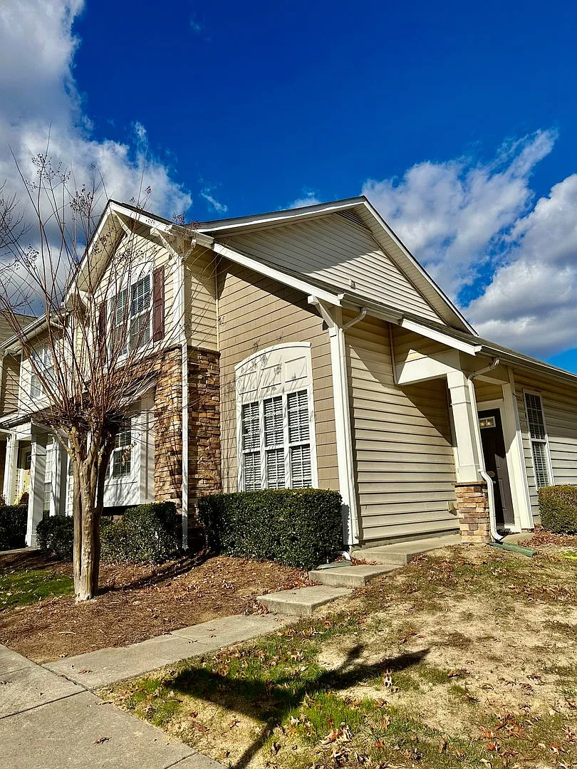Building Photo - 1081 Woodglen Ln