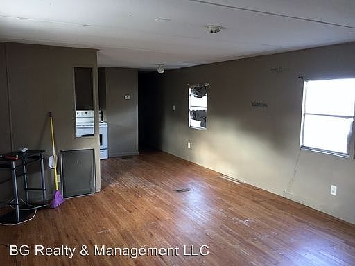 2nd image of 821 4th St #A