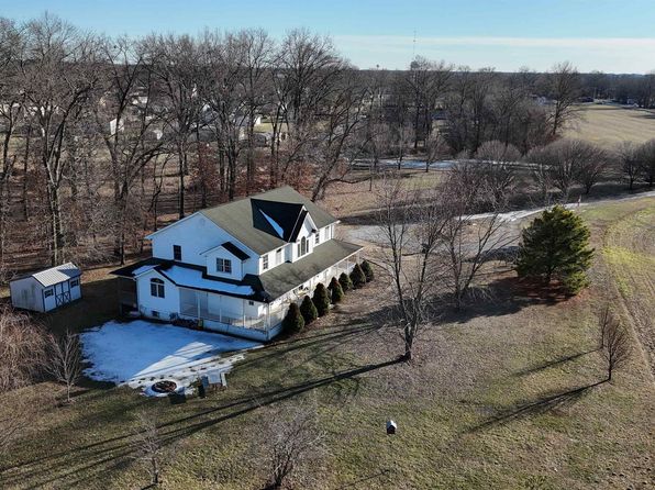 102 W North St, Ina, IL 62846