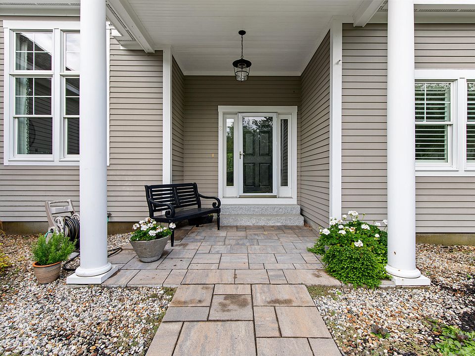 1st image of 3 Lindenwood Lane #1