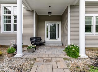 3 Lindenwood Ln #1, Falmouth, ME 04105