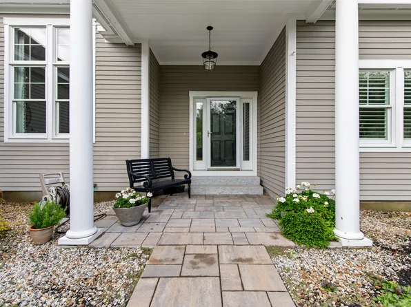 3 Lindenwood Lane #1, Falmouth, ME 04105