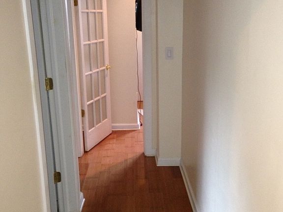4th image of 215 E 3rd St #4