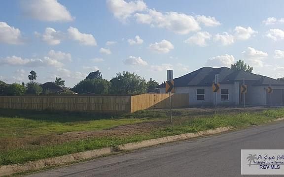 2nd image of 2536 Las Brisas Blvd