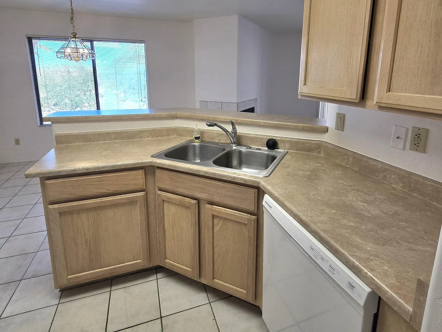 2 bed, 2.0 bath, 1085 sqft, $1,650 — Photo 4