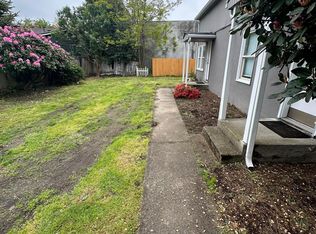 1027 W Sam St APT A, Kent, WA 98032
