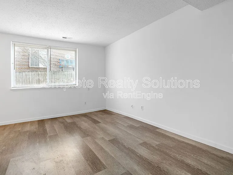 318 Mount Everest Dr #D — Photo 8