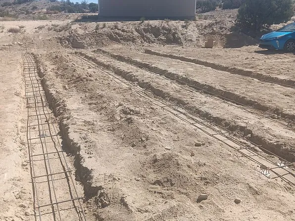 933 Hope Ave, Farmington, NM 87401