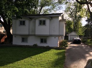 430 S Linden Ave, Westmont, IL 60559