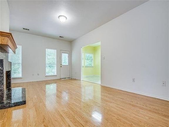 3rd image of 325 Boliver Ave