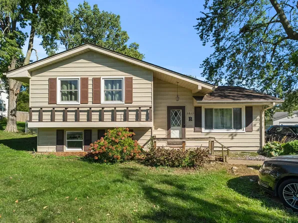 3815 E 29th St, Des Moines, IA 50317