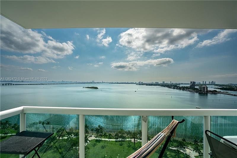 1st image of 1800 N Bayshore Dr APT 3909