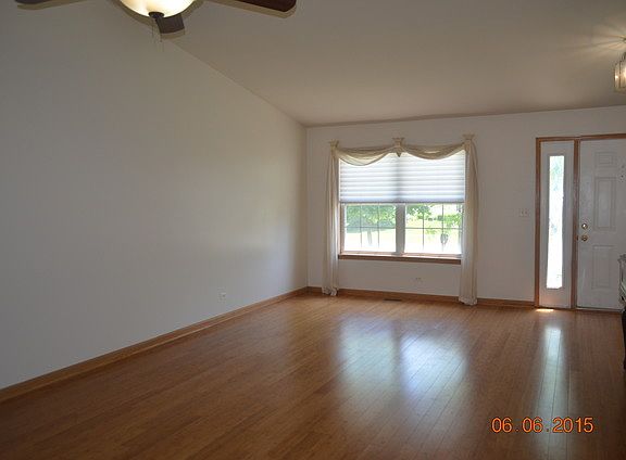 4th image of 1054 Fox Chase Dr