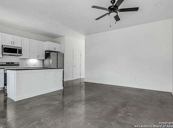 5th image of 927 Piedmont Ave