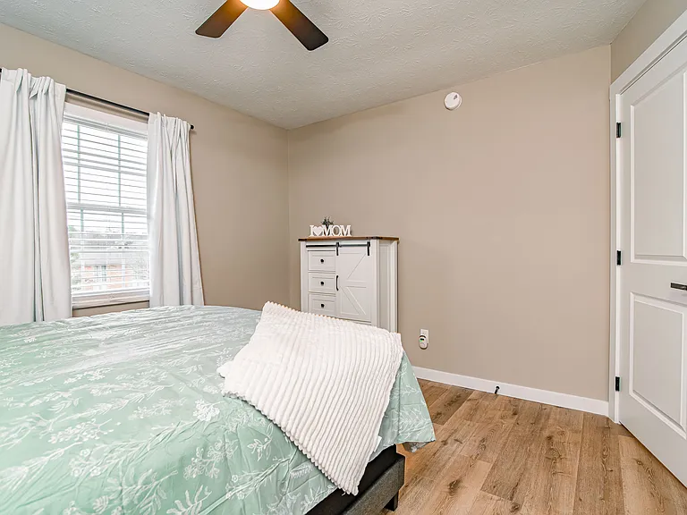 7707 Windsong Rd — Photo 23