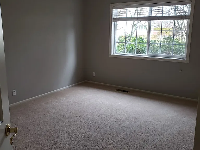 1570 Kingston Way — Photo 7