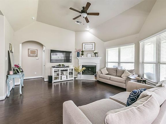 5th image of 2033 Forest Haven Dr