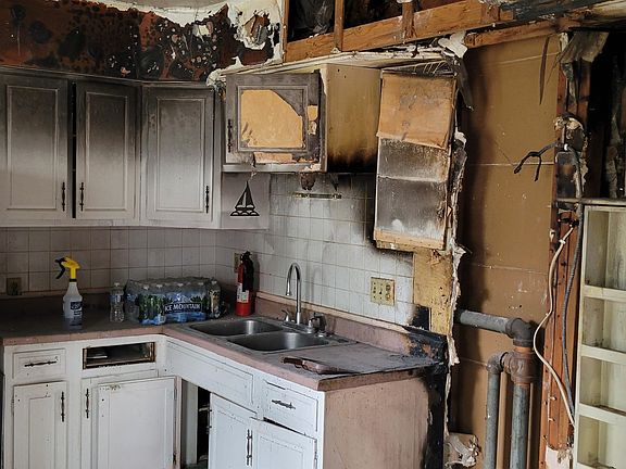 3rd image of 2838 Knight Ave