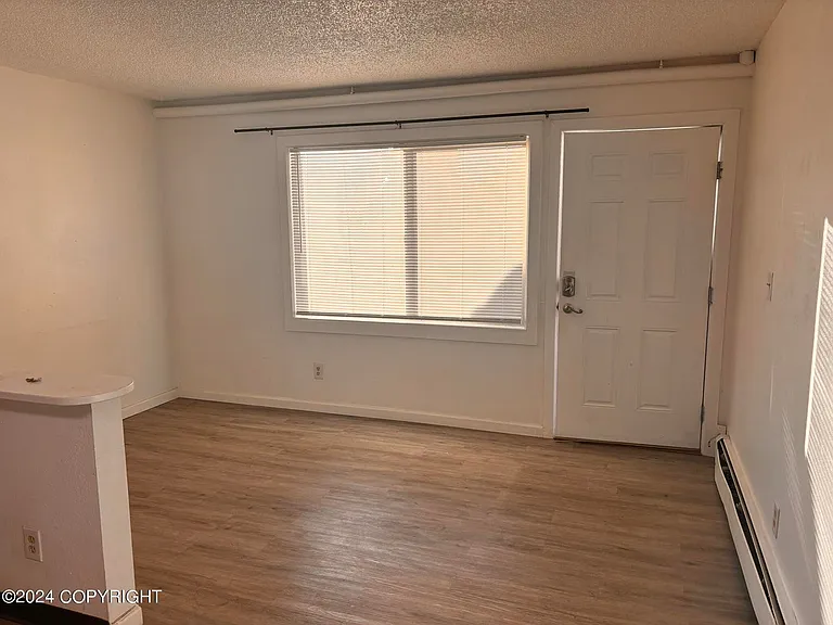 1425 W 40th Ave #5 — Photo 4