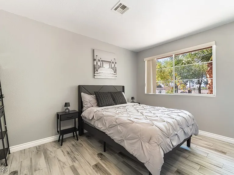 724 N Fogg St — Photo 30