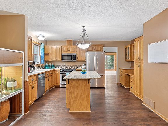 4th image of 1890 Golf View Dr