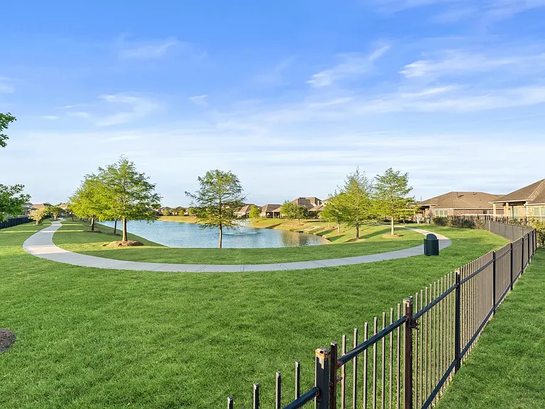 9615 Eden Ridge Ln — Photo 38