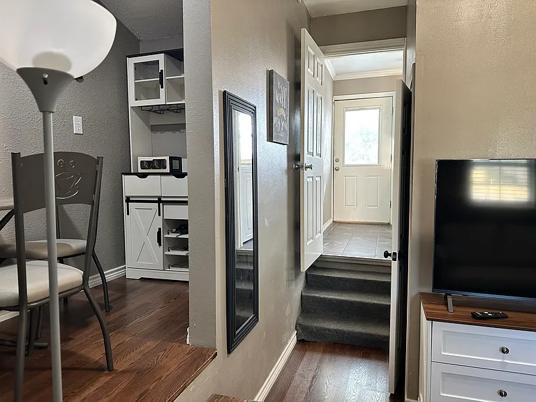 3105 N Hancock Ave — Photo 6