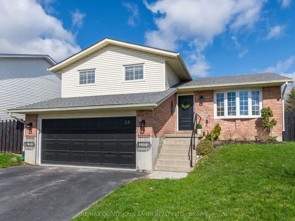 28 Fleming Rd, Quinte West, ON K8V 6P7