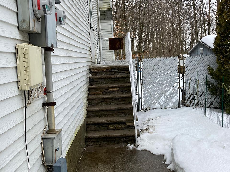 1st image of 490 Alverson Ave #B
