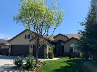 837 N Carey Ave, Clovis, CA 93611