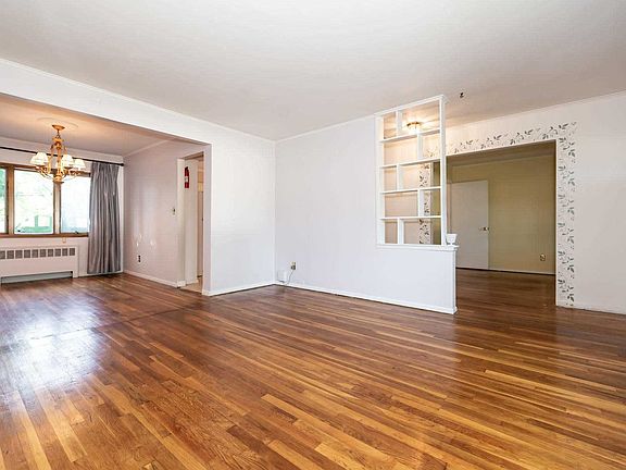 3rd image of 140 Meyers Ave