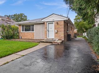 851 Pleasant Ave, Highland Park, IL 60035