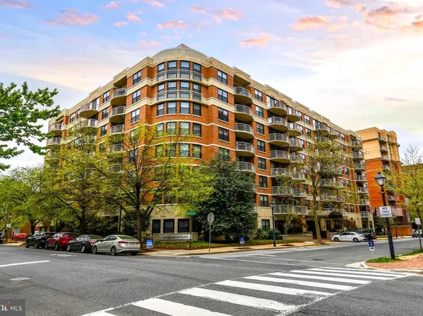 1200 Braddock Pl APT 715, Alexandria, VA 22314