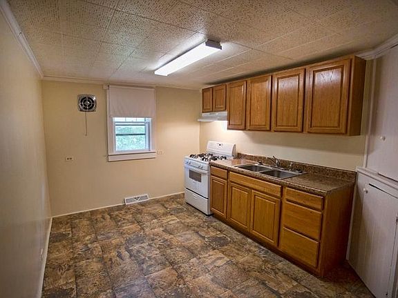 4th image of 621 Mountain Ave SE