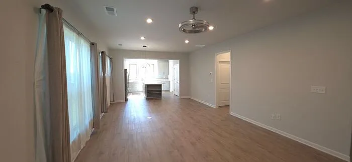 3 bed, 2.0 bath, 1441 sqft, $2,595 — Photo 4