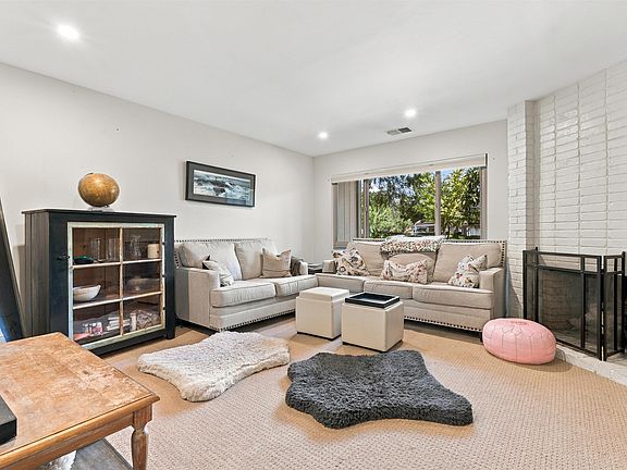 3rd image of 3349 Solomon Ln