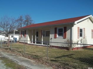 1201 E Ruth St, Benton, IL 62812