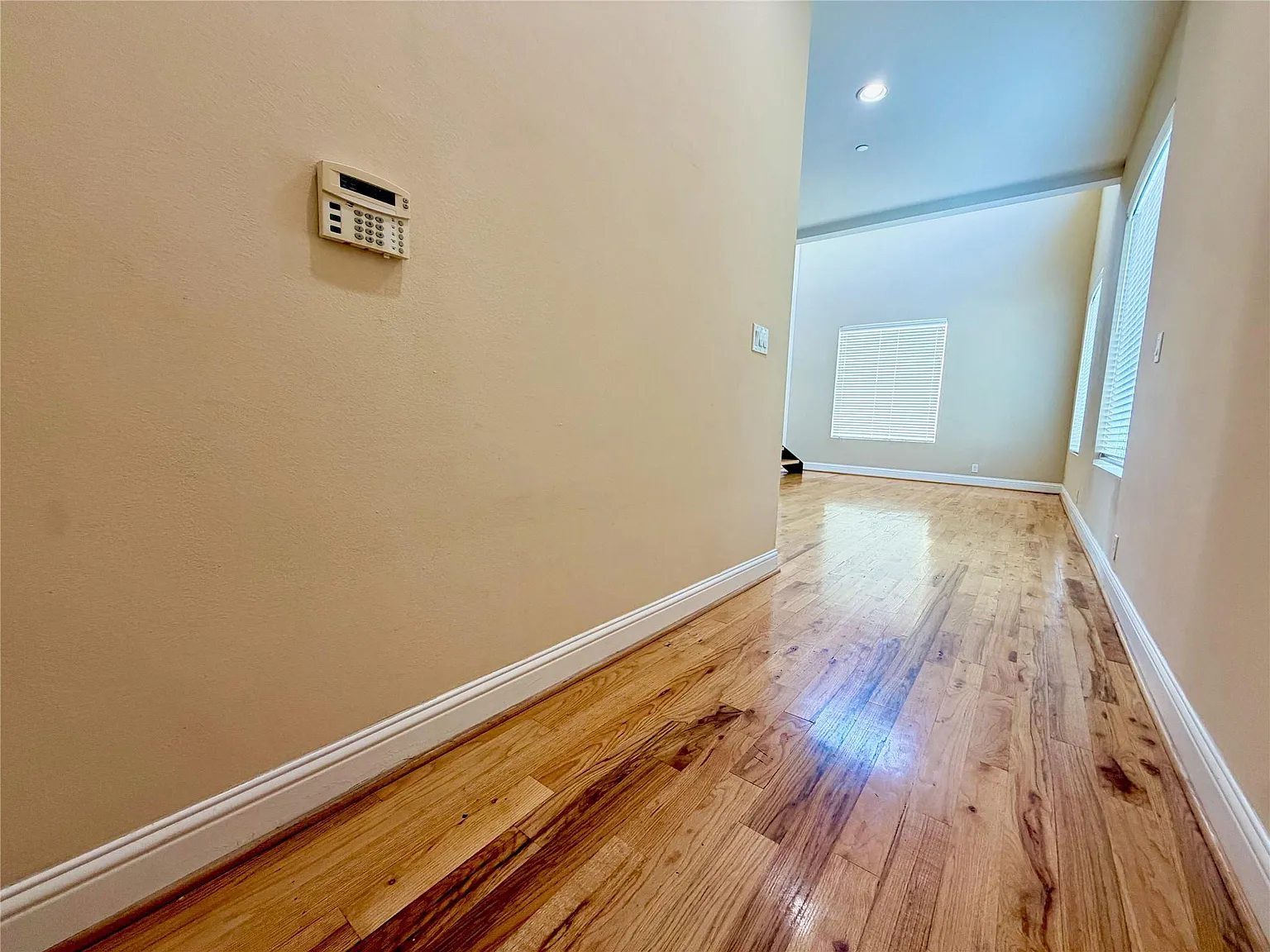 2 bed, 2.0 bath, 1560 sqft, $2,500 — Photo 3