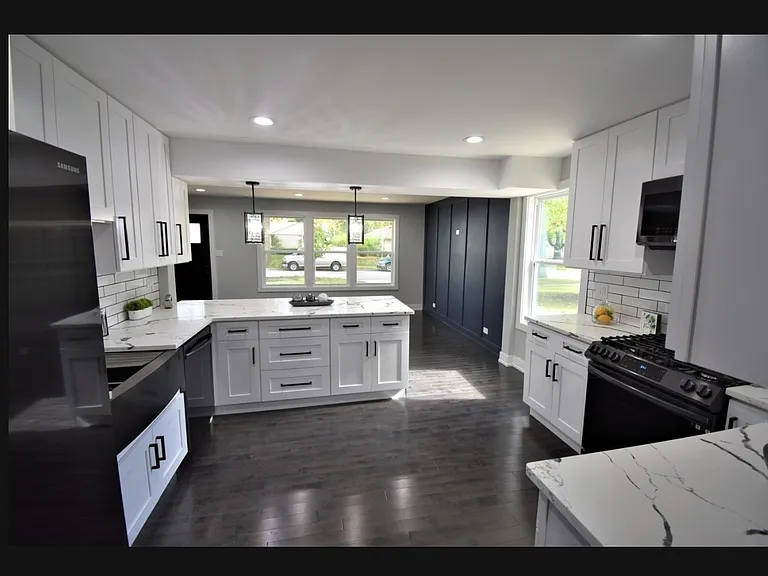 3703 Bluebird Ln — Photo 5