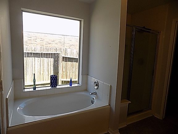 Soaking tub & large shower 