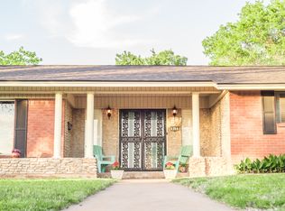 812 Lakeview Dr, Mineral Wells, TX 76067