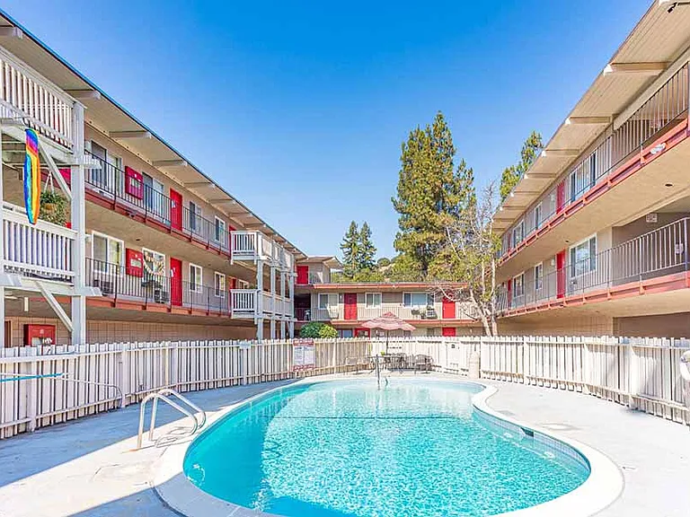 LOTUS APARTMENTS — Photo 3