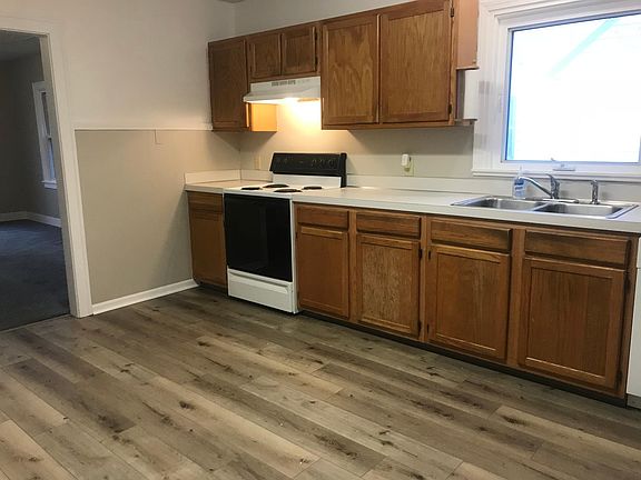 2nd image of 327 W Lakewood Blvd